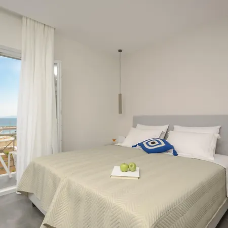 Lianos Village ستيليدا