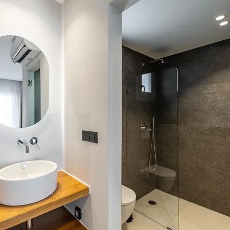 Lianos Village فندق ستيليدا