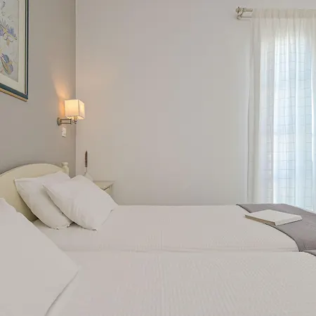 Lianos Village Otel 3*