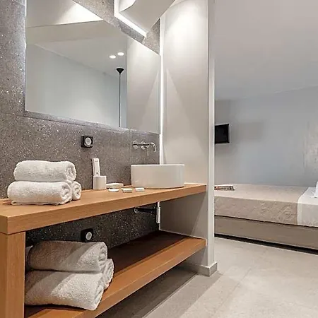Lianos Village Hotell 3*