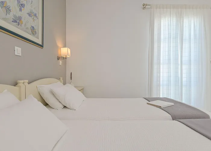 Lianos Village Hotel 3*
