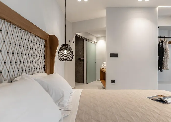 Lianos Village Hotel